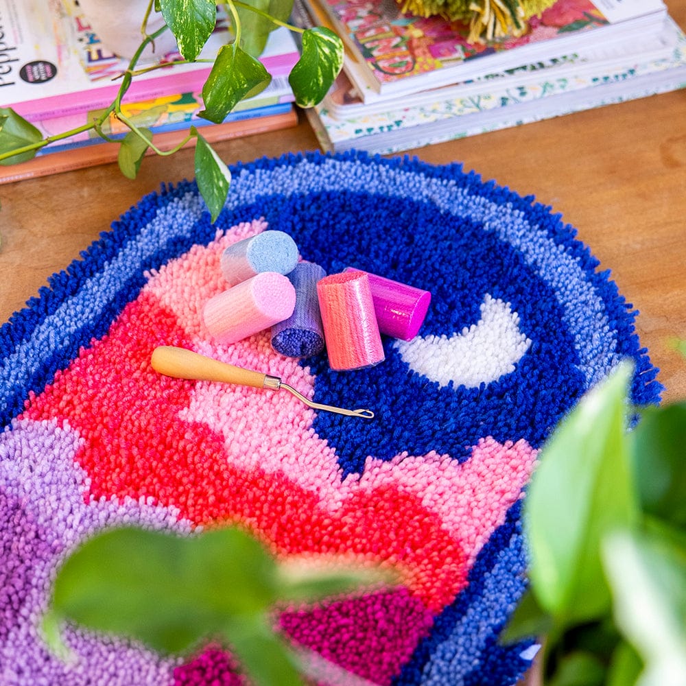 Cloudy Portal - XL Latch Hook Rug Kit - Image 11