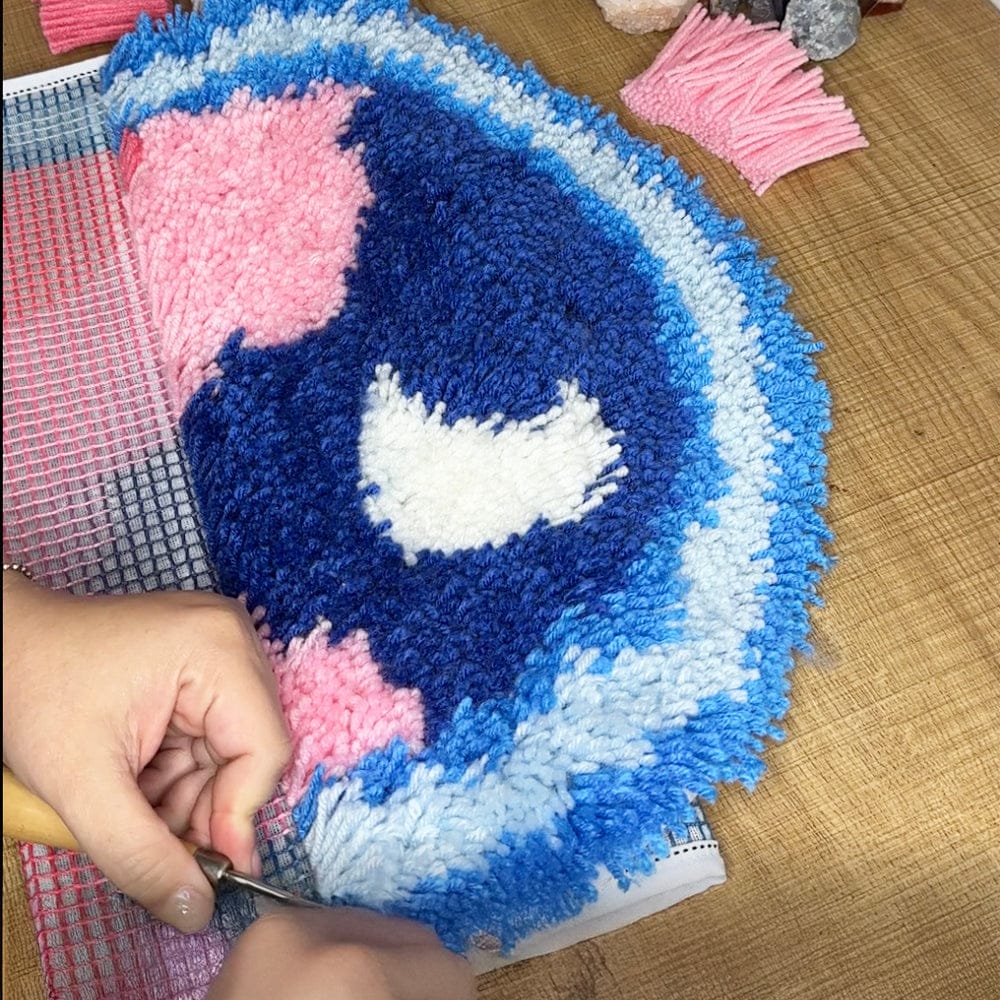 Cloudy Portal - XL Latch Hook Rug Kit - Image 5