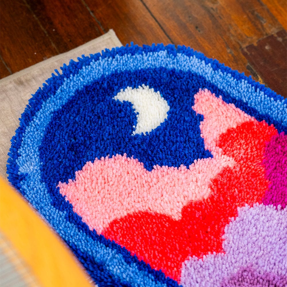Cloudy Portal - XL Latch Hook Rug Kit - Image 9