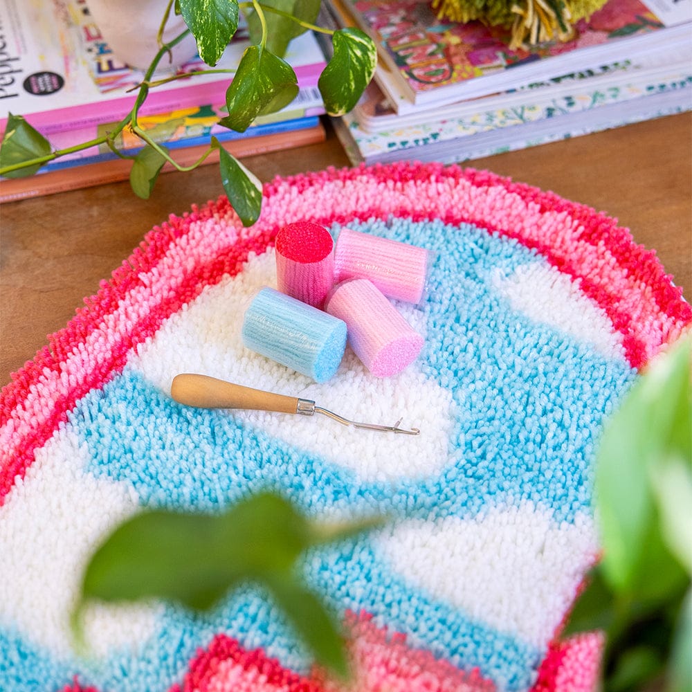 Pink Portal - XL Latch Hook Rug Kit - Image 4