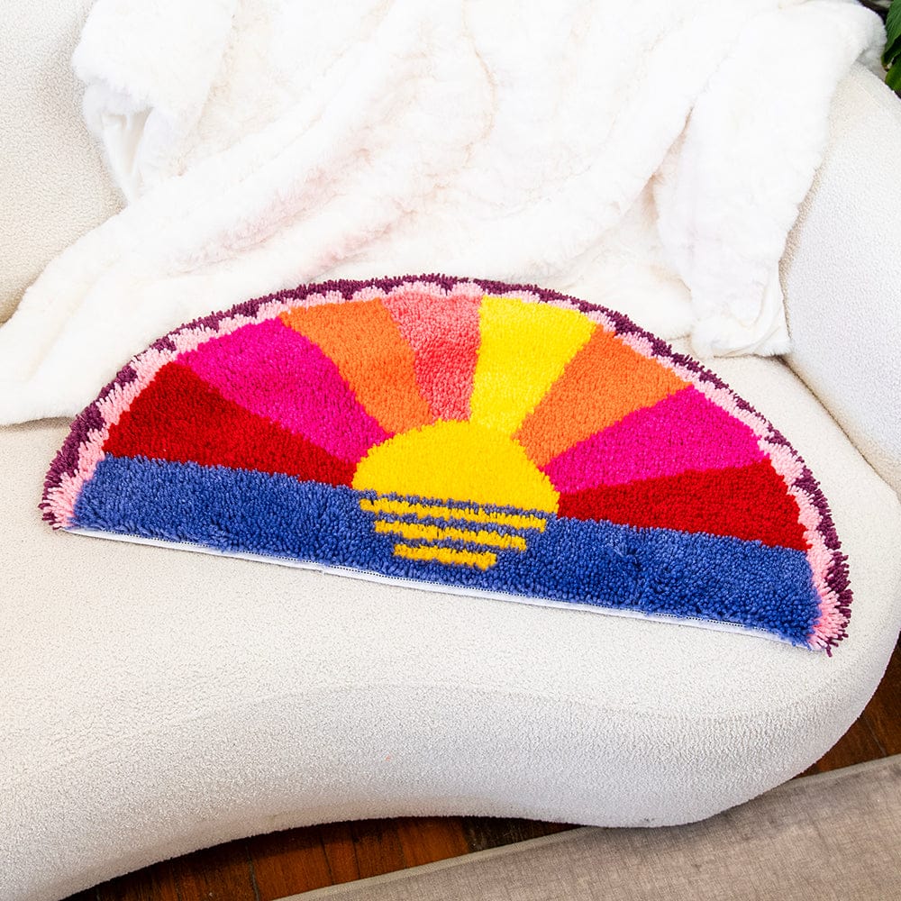 Sunset Portal - XL Latch Hook Rug Kit - Image 2
