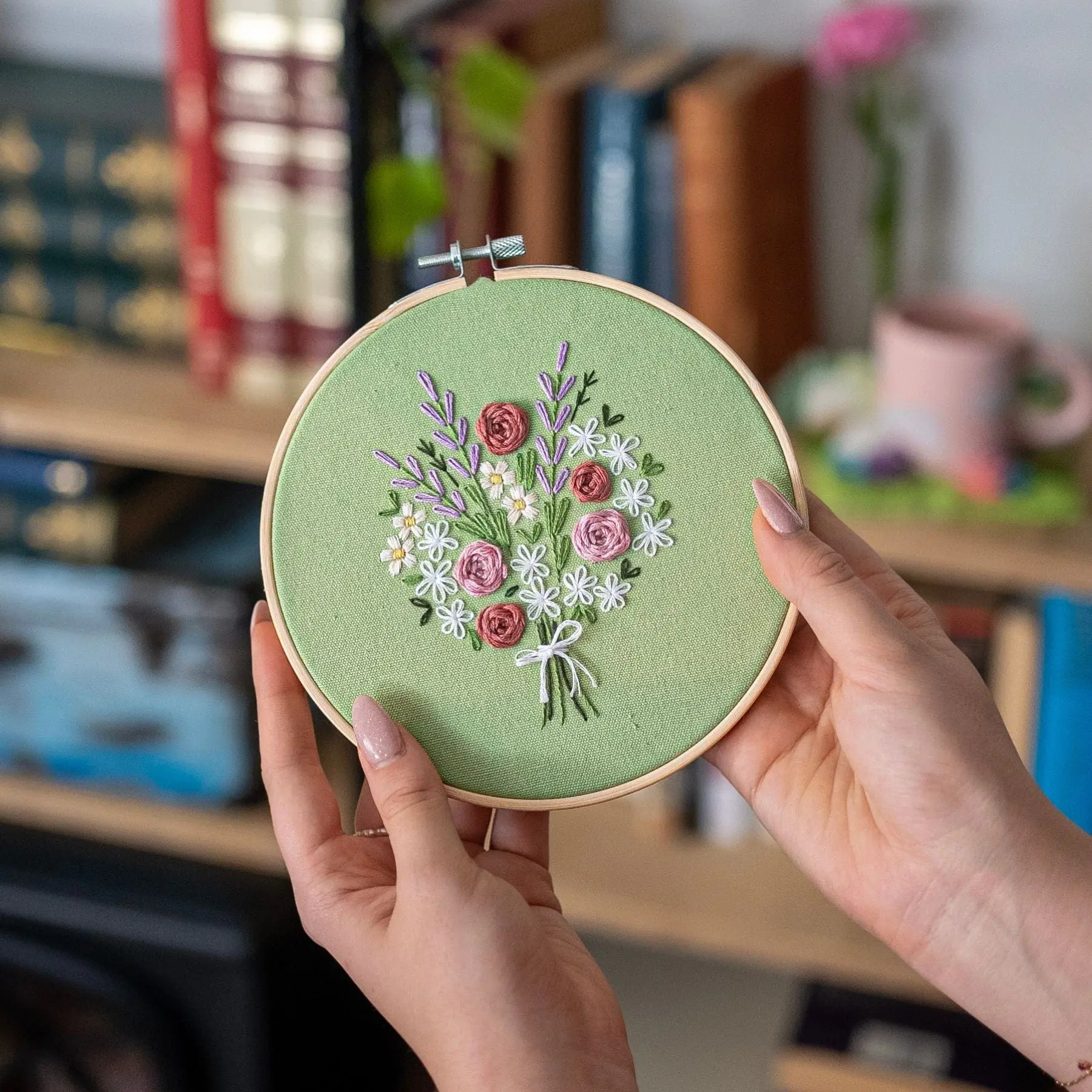 DARLING DAISY BOUQUET - Embroidery Kit - Image 8