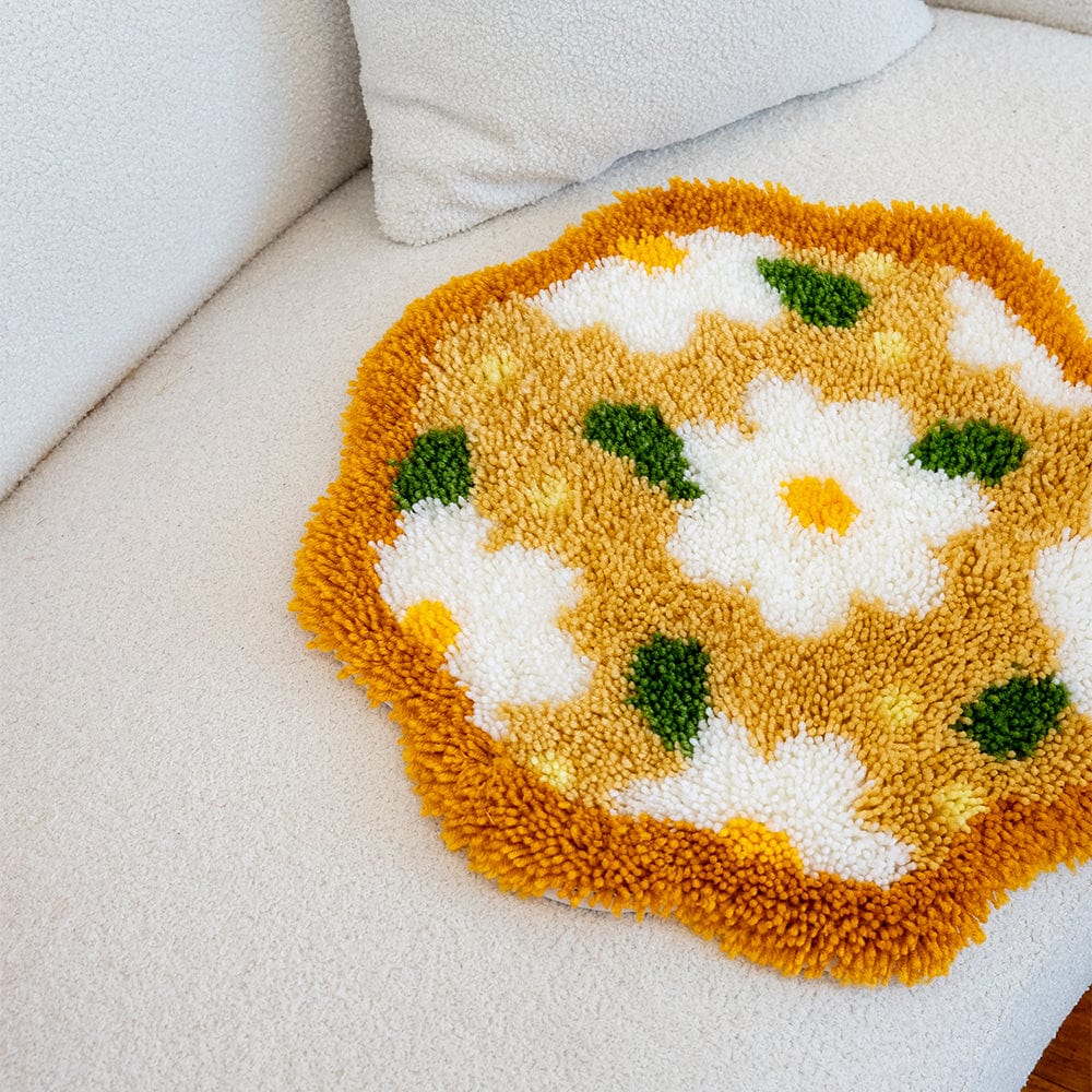 DELIGHTFUL DAISIES - Rug Making Kit - Image 9