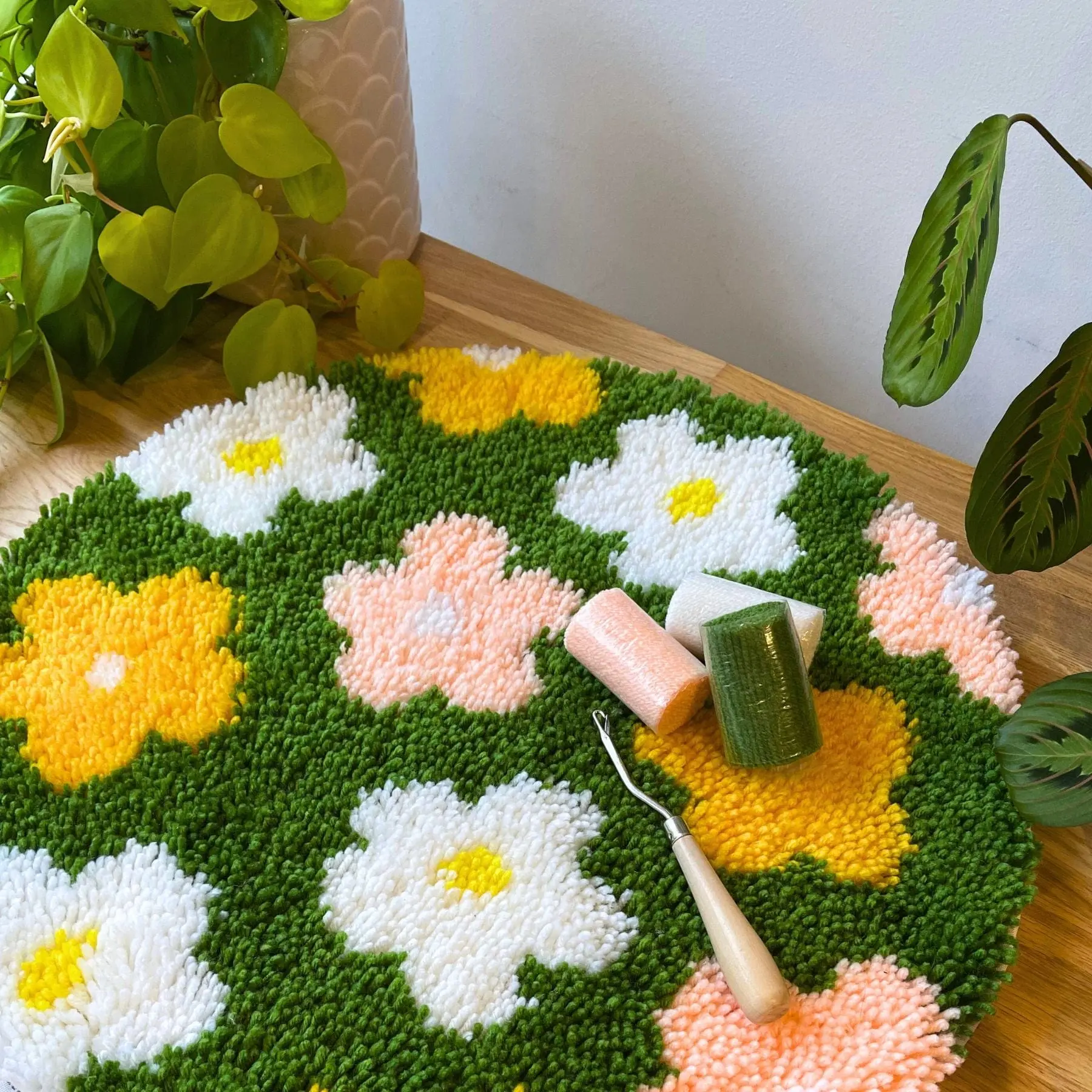 FLOWER BOMB GREEN - Rug Making Kit - Image 9