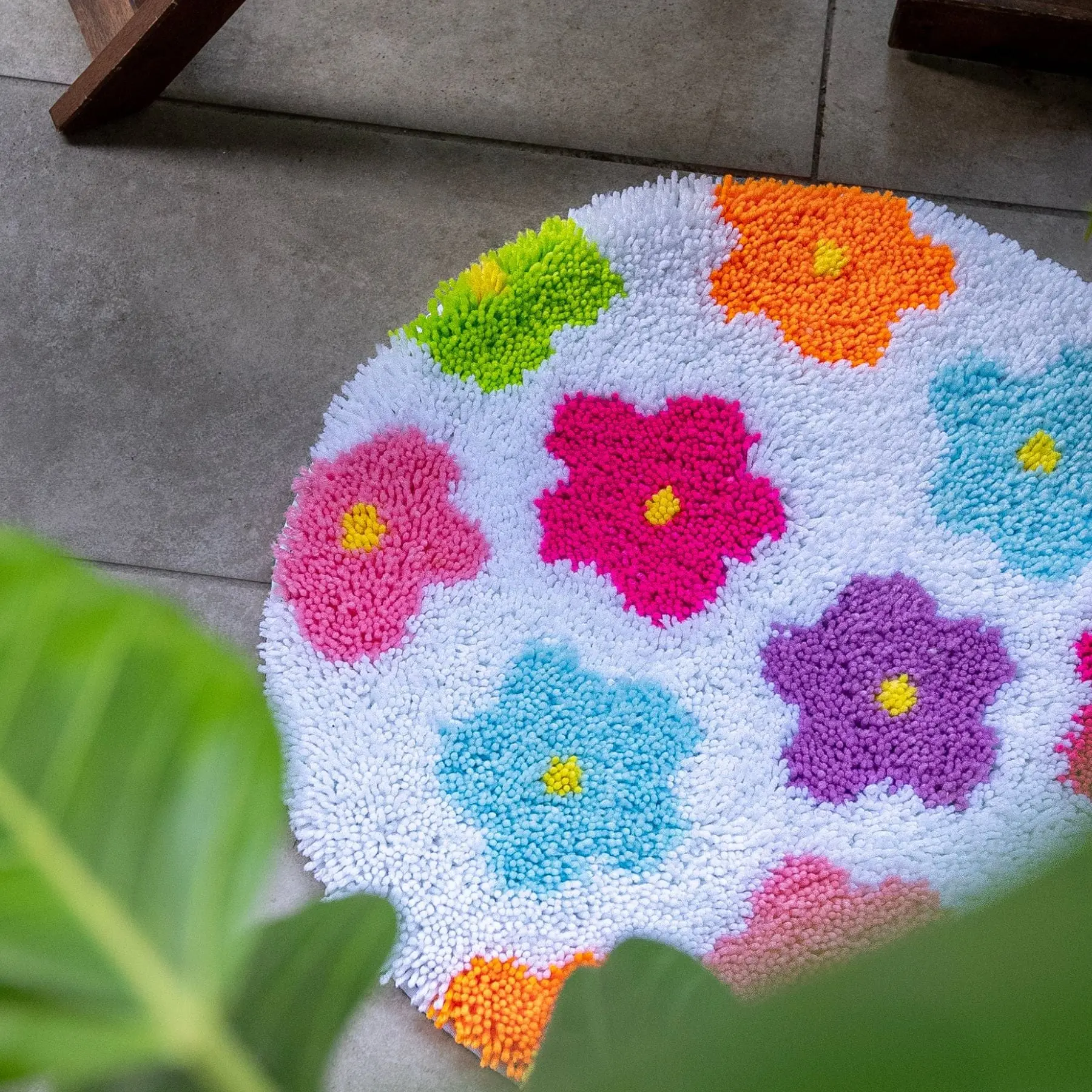 FLOWER BOMB RAINBOW - Rug Making Kit - Image 5