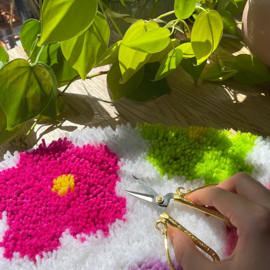 FLOWER BOMB RAINBOW - Rug Making Kit - Image 6