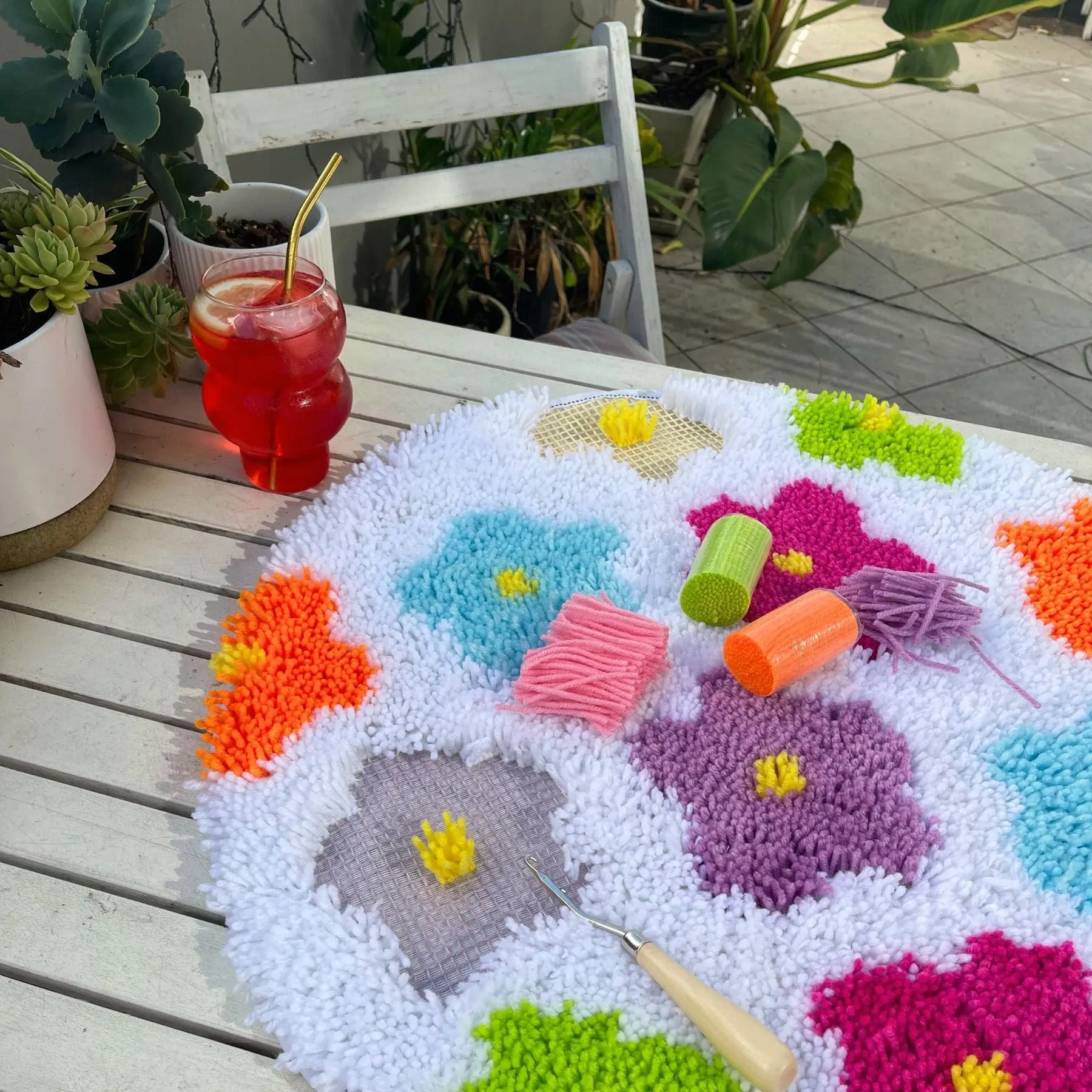 FLOWER BOMB RAINBOW - Rug Making Kit - Image 9