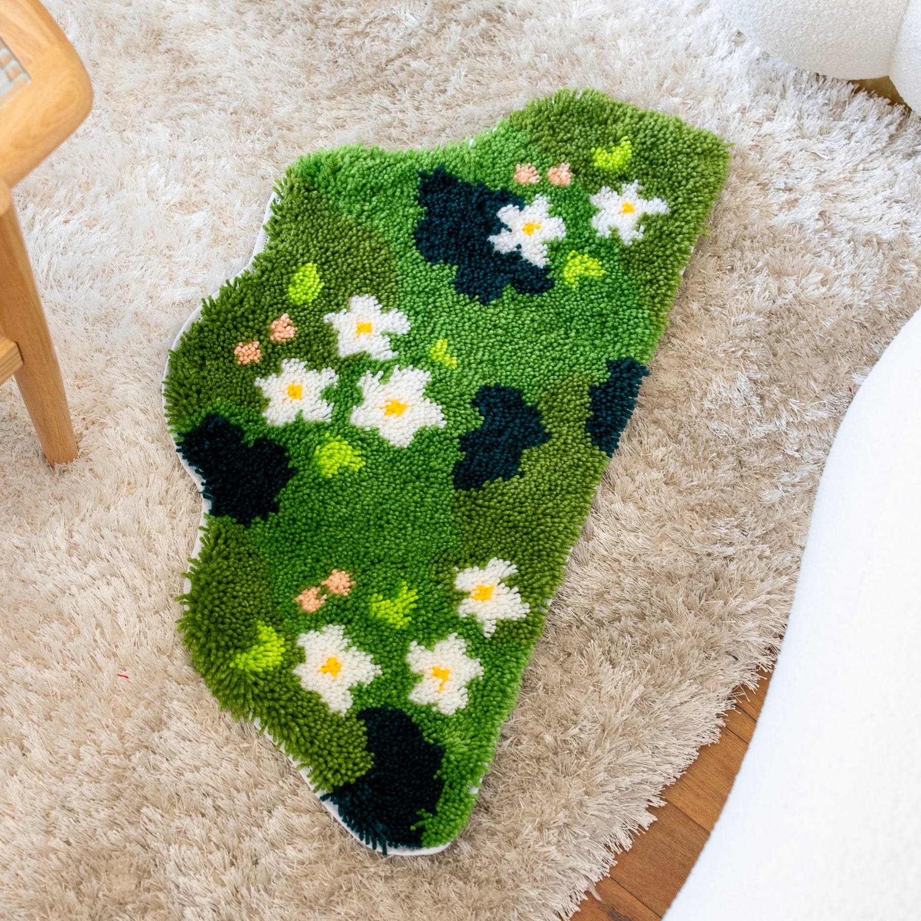 FLOWER GLADE - XL Mirror Rug Making Kit - Image 11