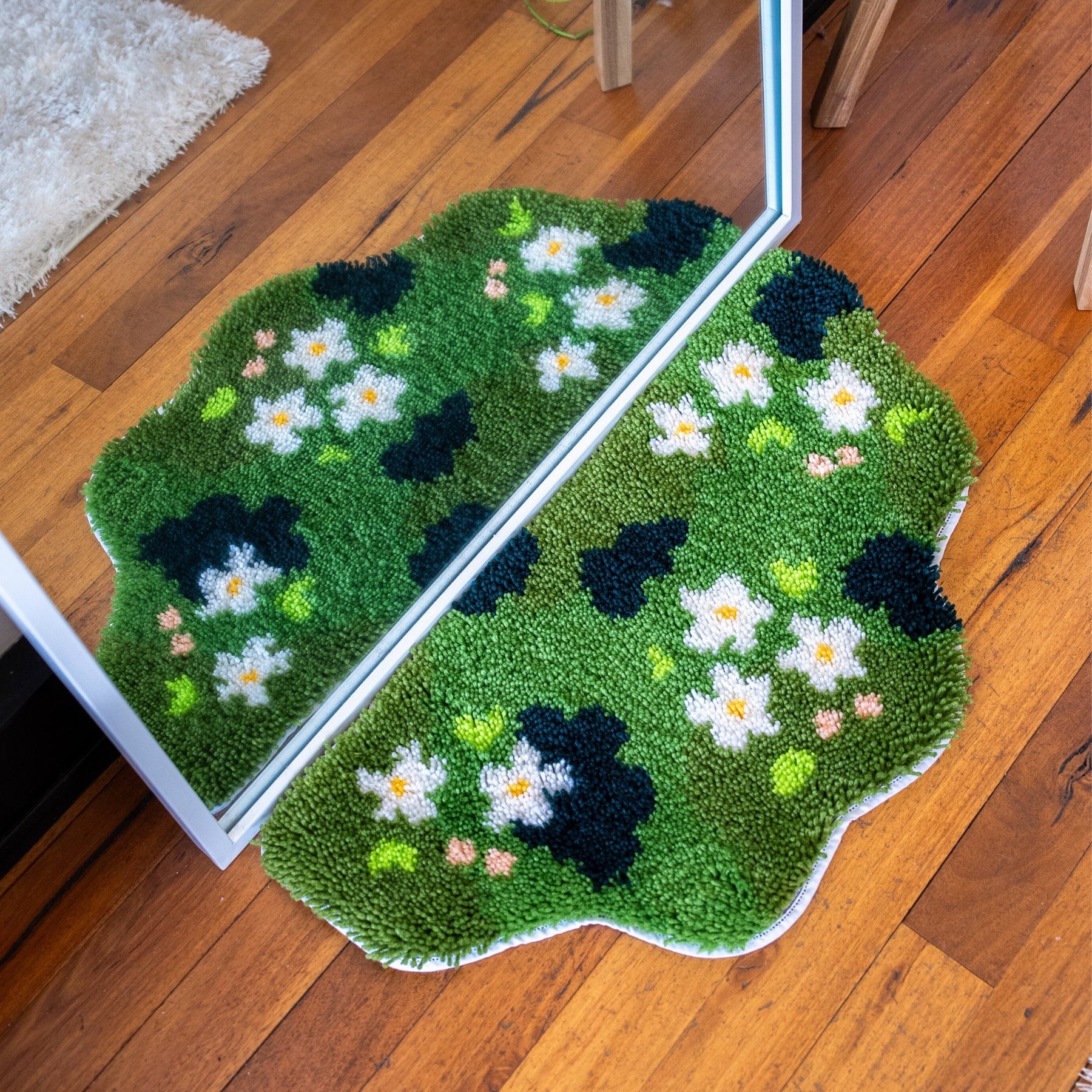 FLOWER GLADE - XL Mirror Rug Making Kit - Image 13