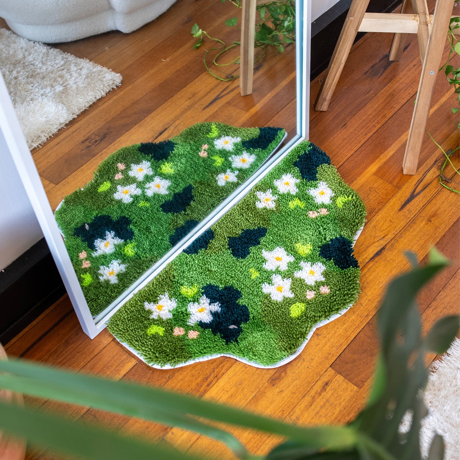 FLOWER GLADE - XL Mirror Rug Making Kit - Image 3