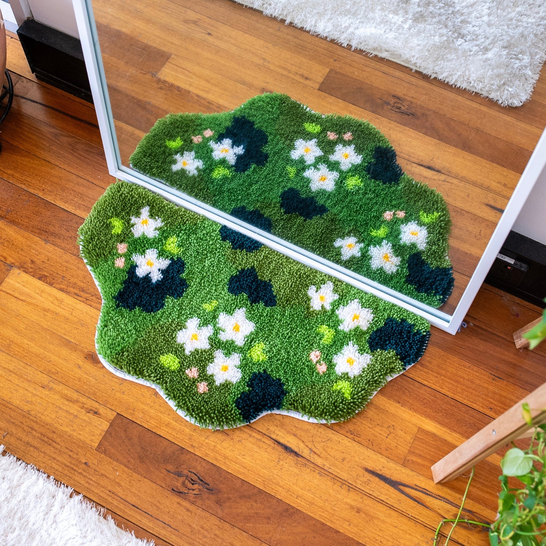 FLOWER GLADE - XL Mirror Rug Making Kit - Image 7