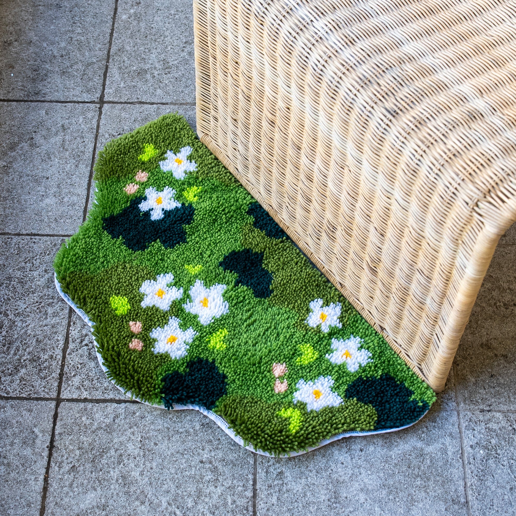 FLOWER GLADE - XL Mirror Rug Making Kit - Image 9