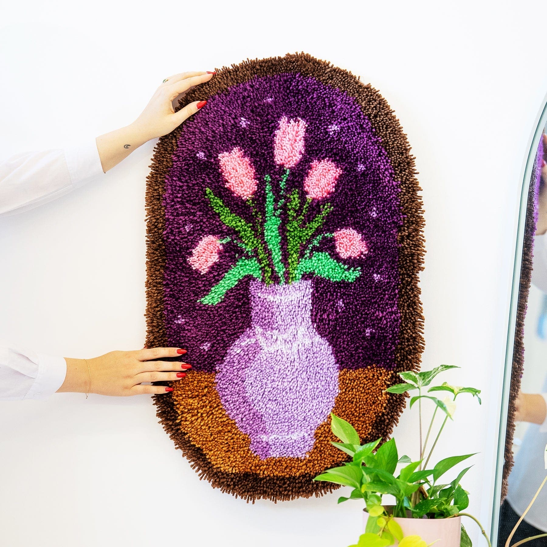 TULIPS FLOWER VASE - XL Rug Making Kit - Image 10