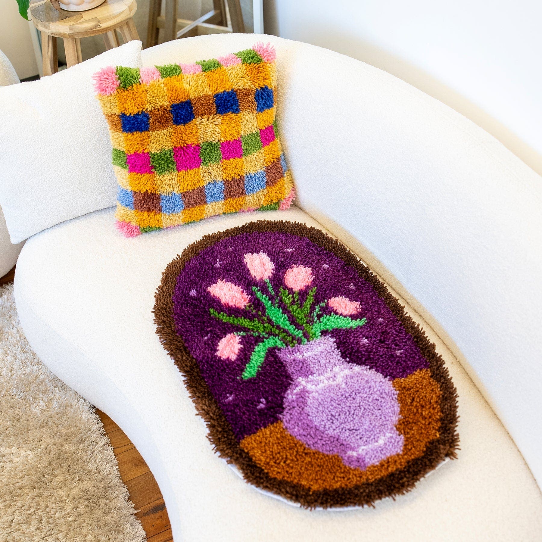 TULIPS FLOWER VASE - XL Rug Making Kit - Image 9