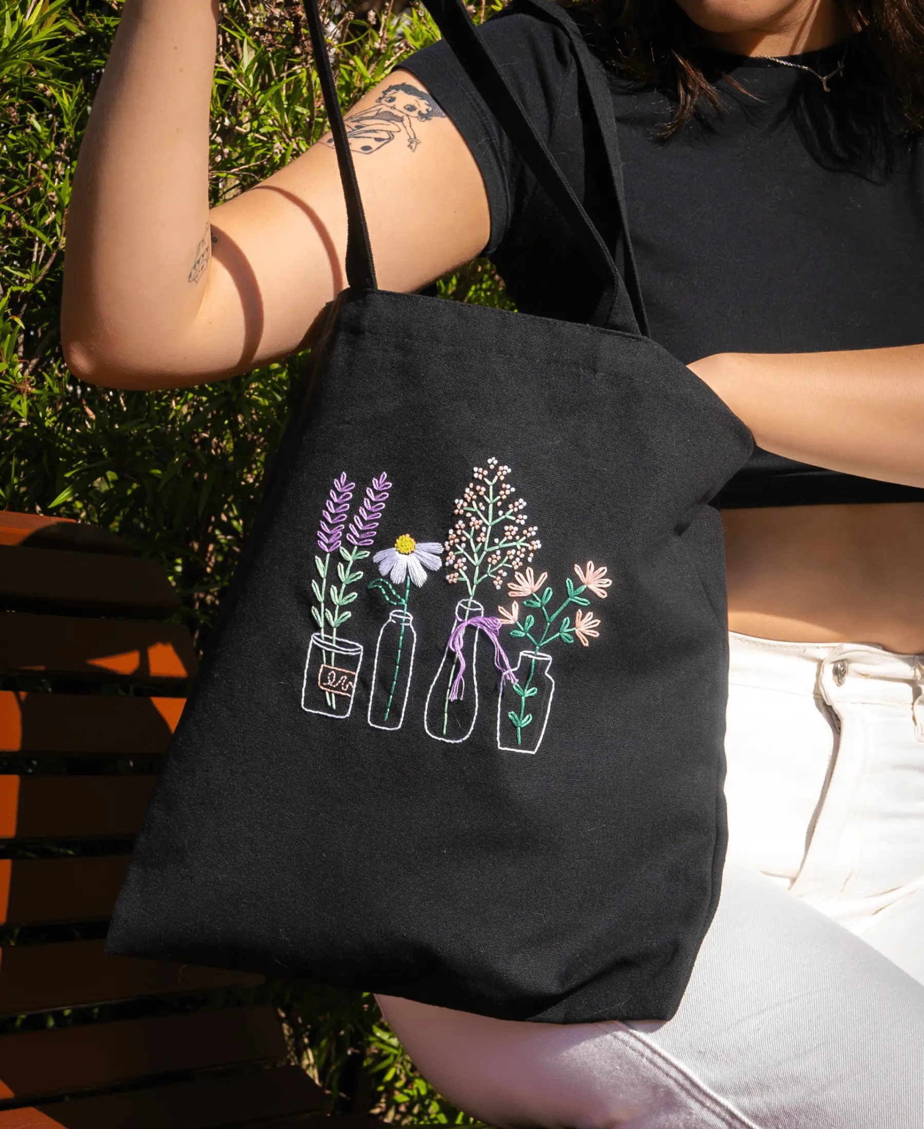 GARDEN JARS - Embroidered Tote Bag Kit - Image 4