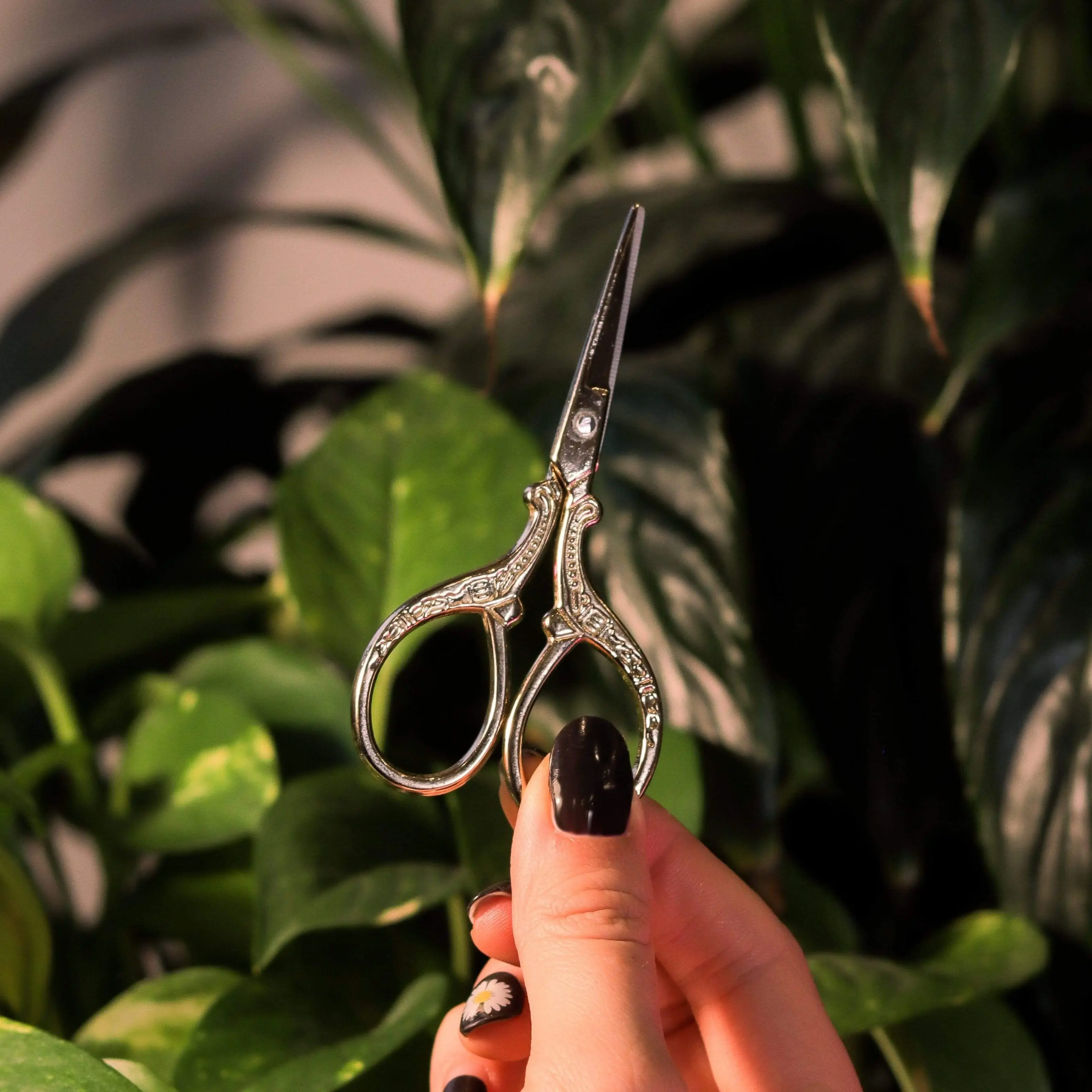 Gold Embroidery Scissors - Image 5