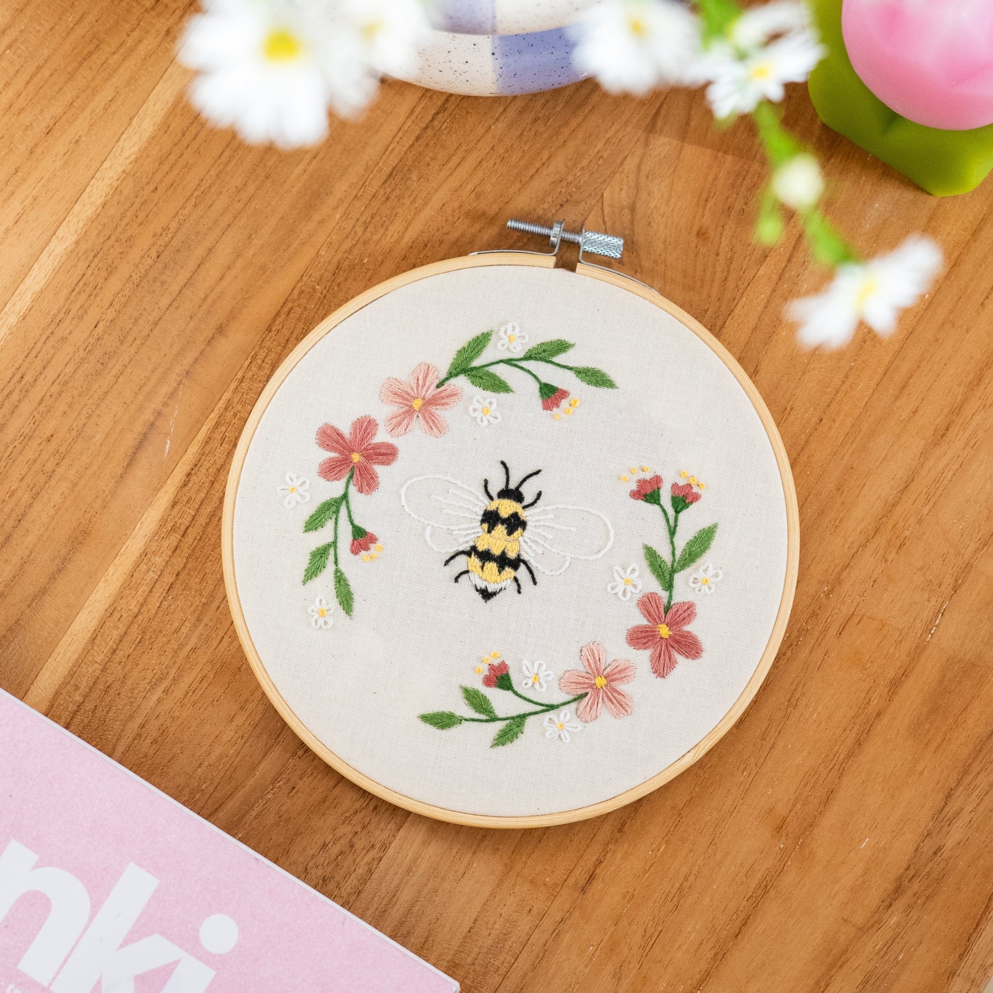 HONEY BEE - Embroidery Kit