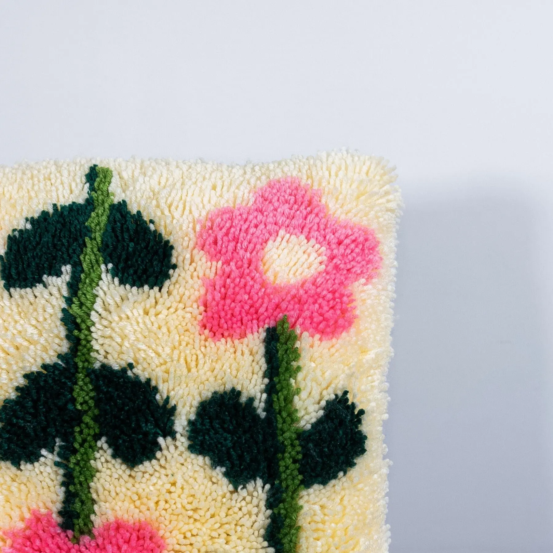PASTEL PICK OF THE BUNCH - Latch Hook Cushion Kit - Image 11