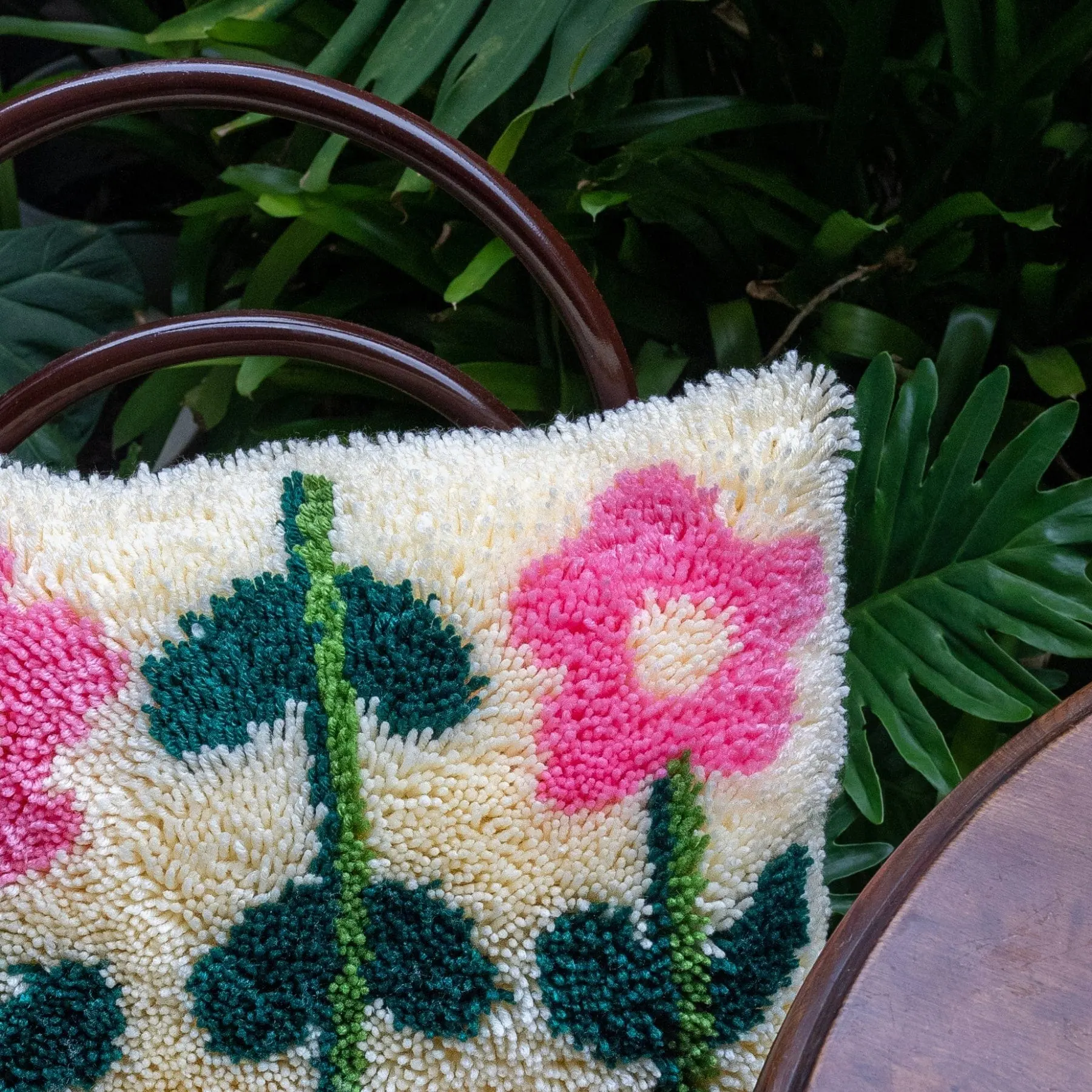 PASTEL PICK OF THE BUNCH - Latch Hook Cushion Kit - Image 9