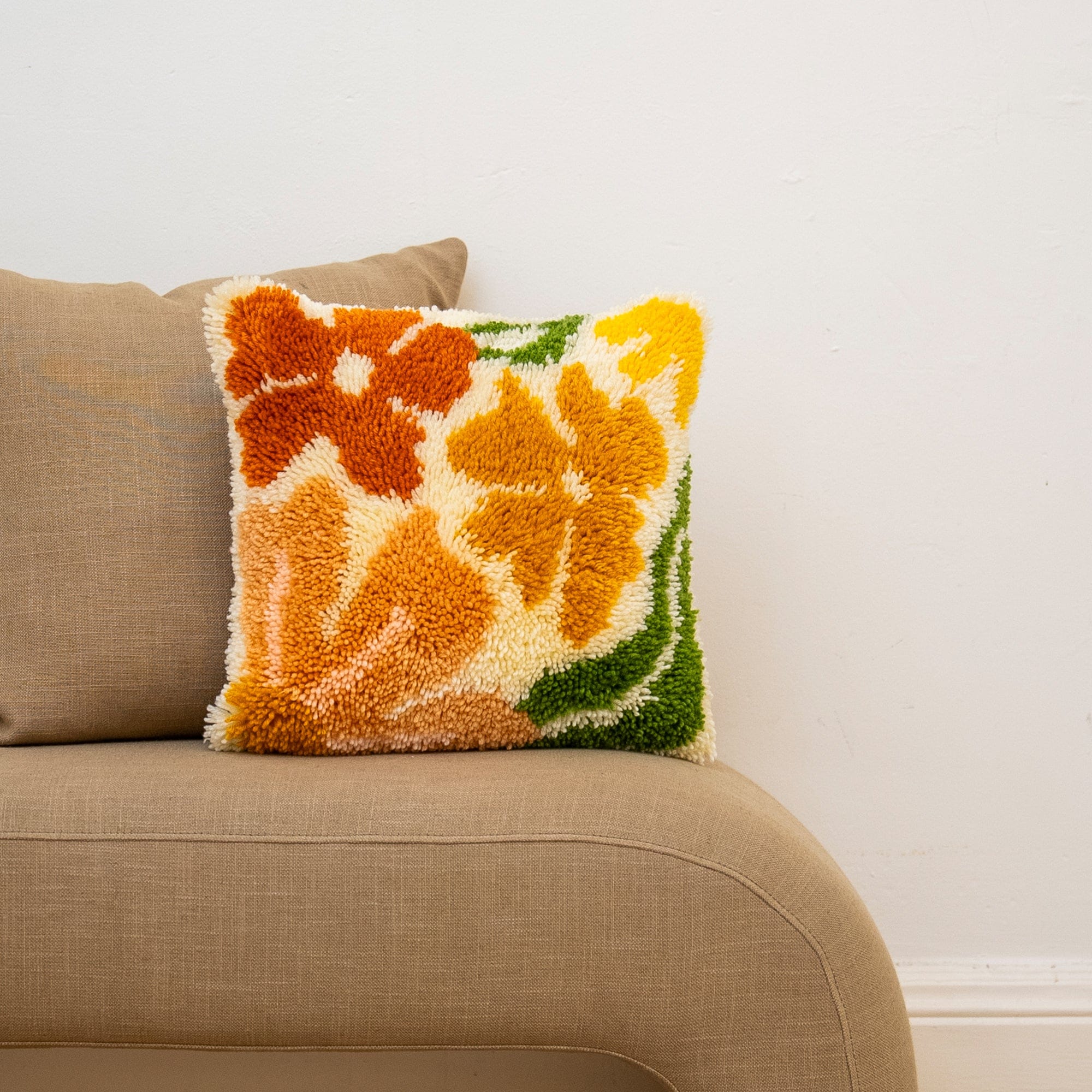 PRETTY PETALS EARTHY - Latch Hook Cushion Kit - Image 7