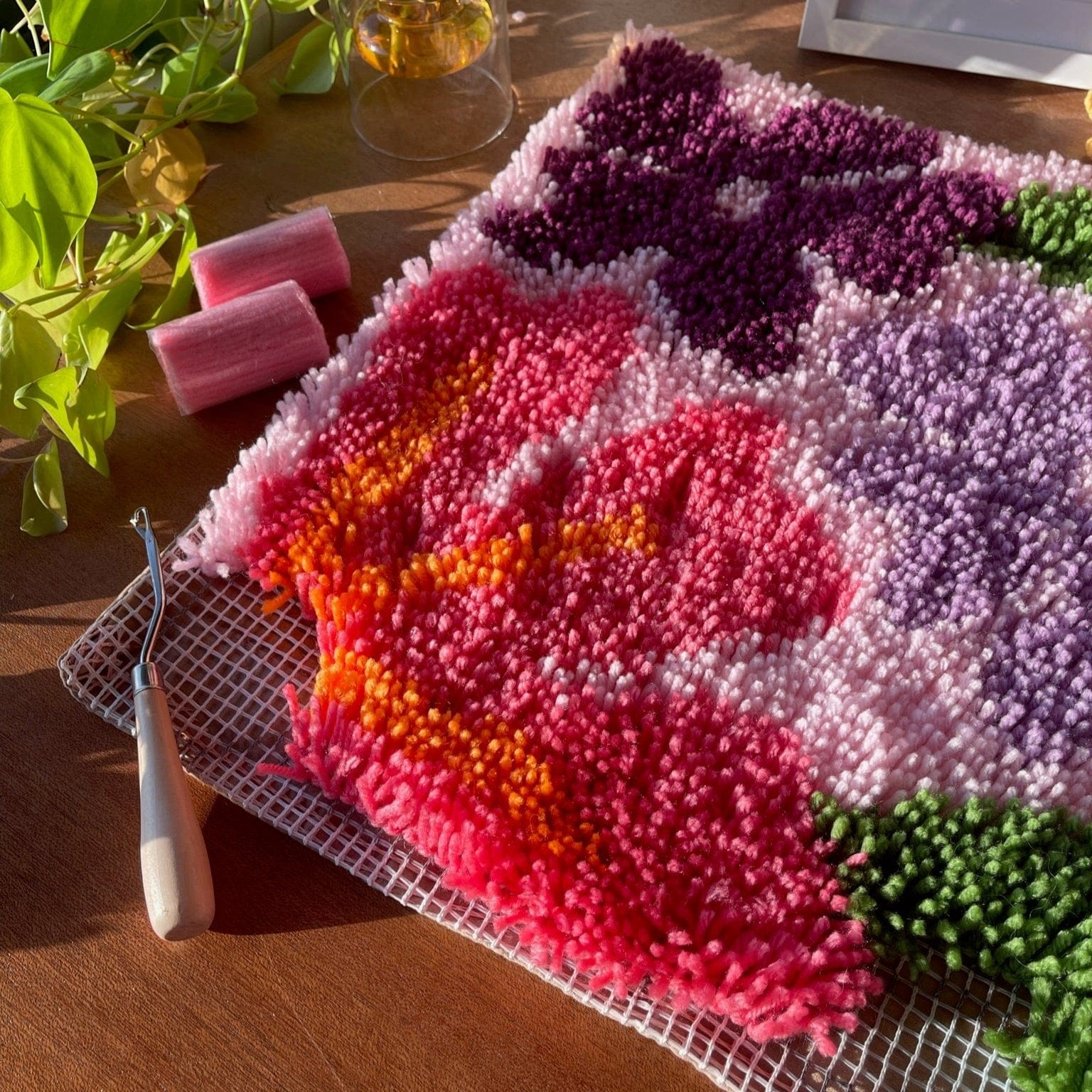 PRETTY PETALS PINK - Latch Hook Cushion Kit - Image 6
