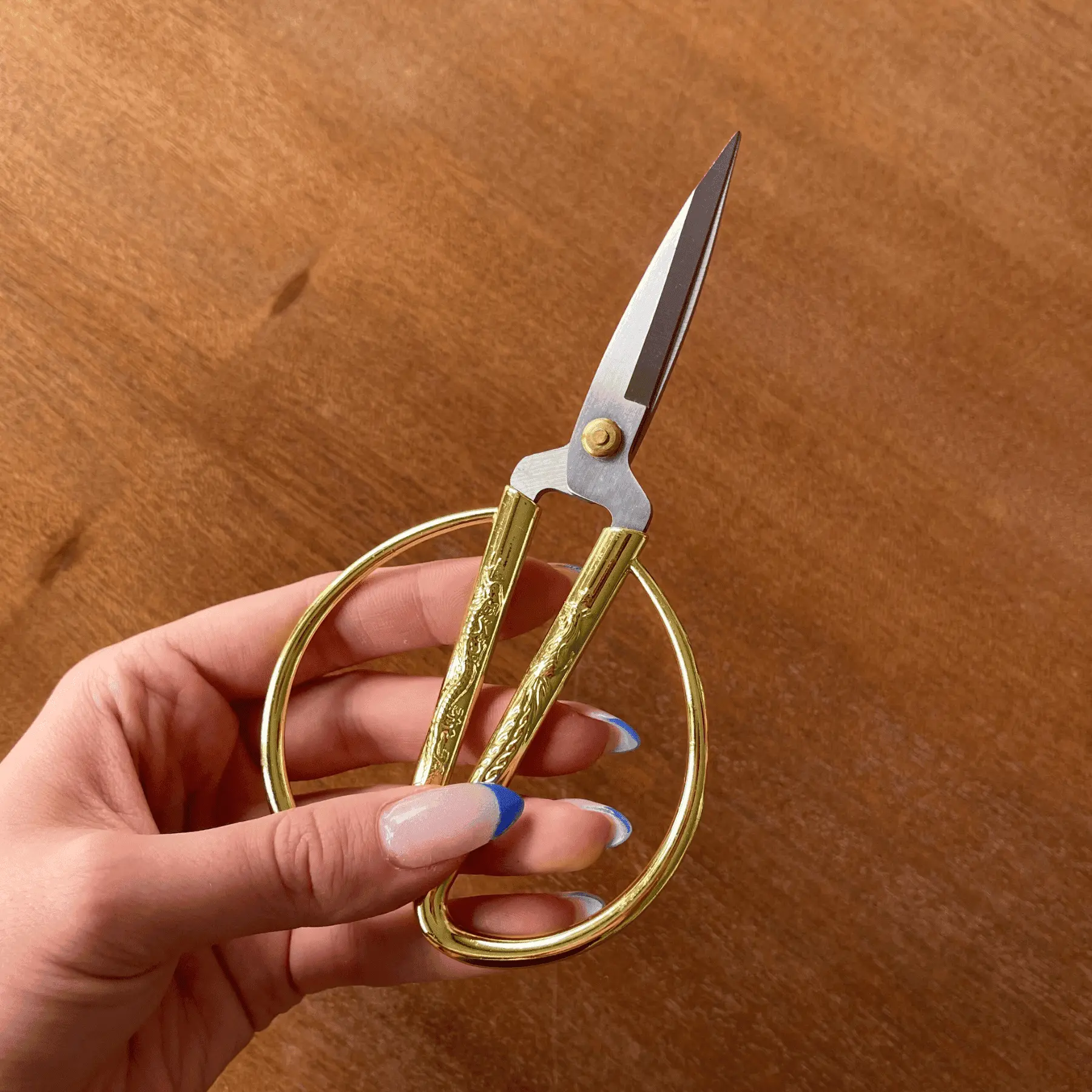 Gold Rug Trimming Scissors - Image 6