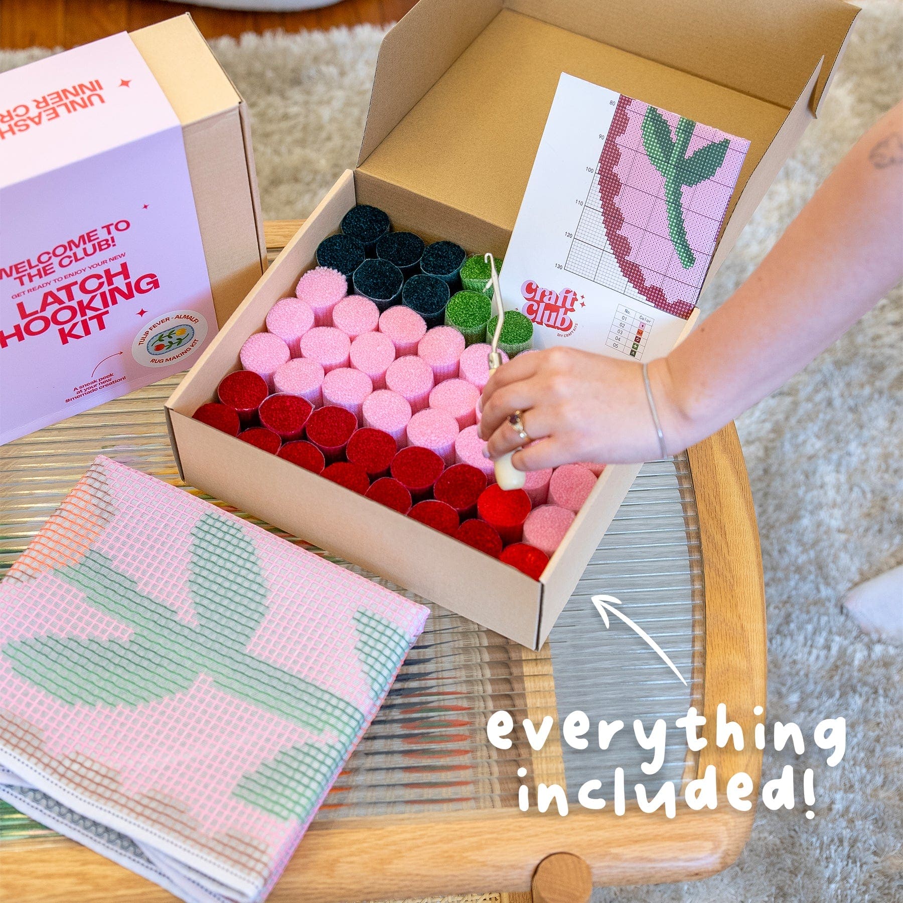 PEONIES FLOWER VASE - XL Rug Making Kit - Image 5