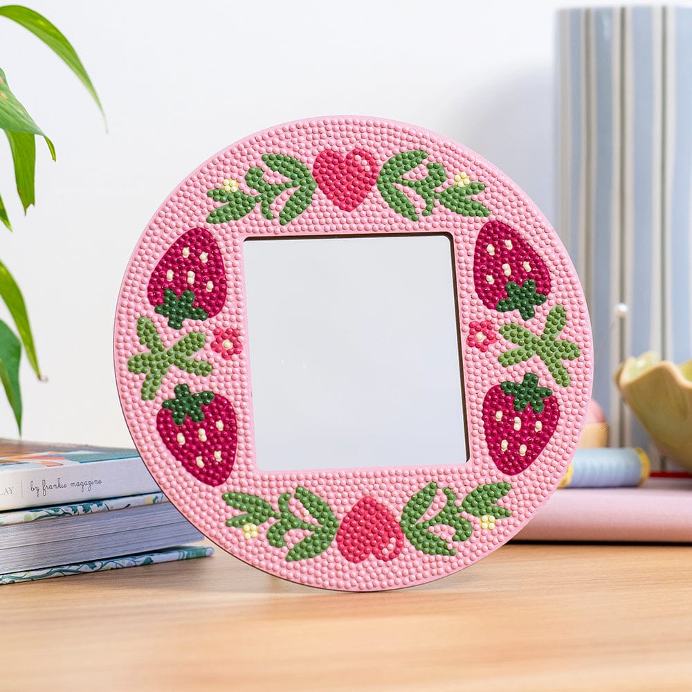 Strawberry Sweetheart - Diamond Painting Mirror Frame Kit
