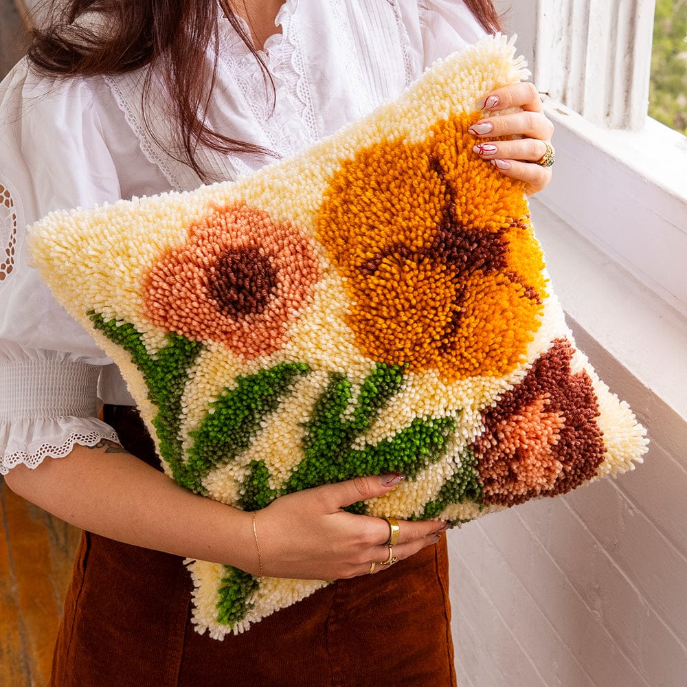 Earthy Wild Blooms - Latch Hook Cushion Kit - Image 10